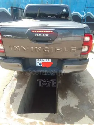 Toyota Hilux 2021 Gray