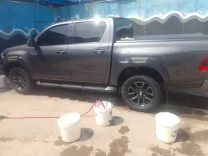 Toyota Hilux 2021 Gray