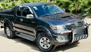 Photo - Toyota Hilux 2014 Black