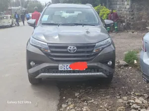 Photo - Toyota Rush 2023 Gray