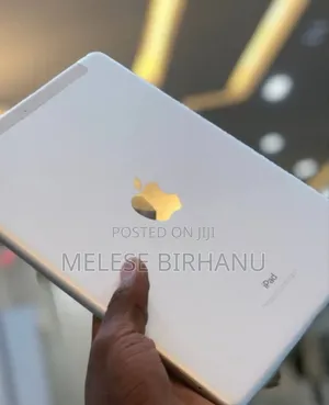 New Apple iPad 5 (2022) 32 GB Silver