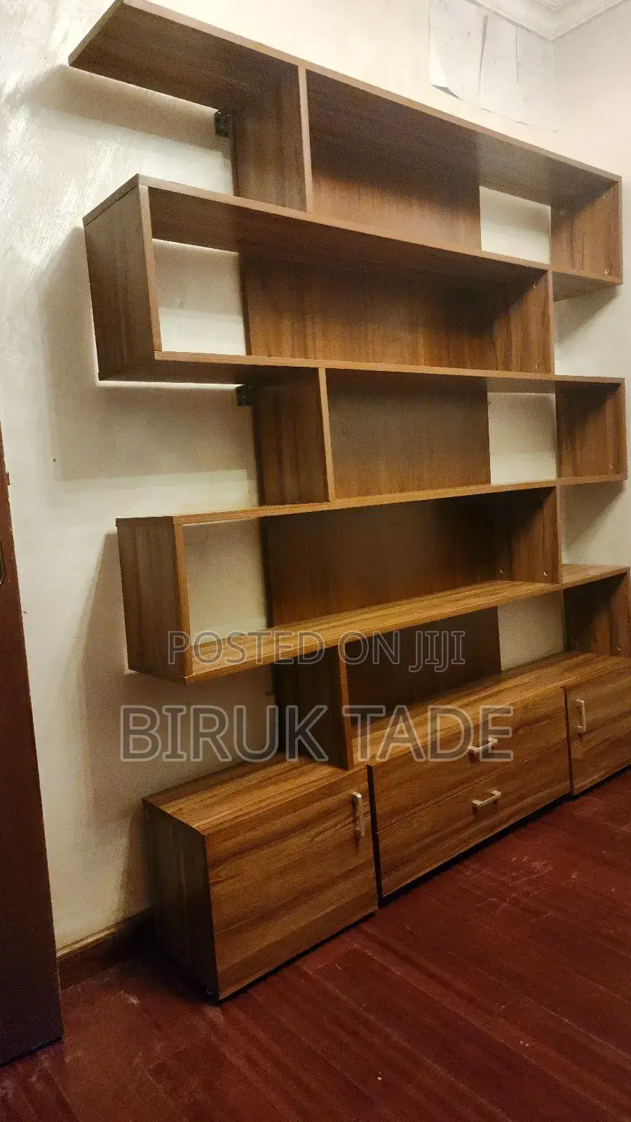 Stylish and Functional Bookshelf