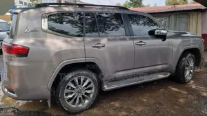 Toyota Land Cruiser 2023 Silver