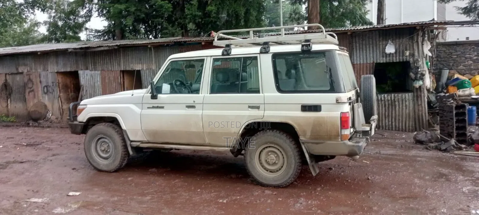 Toyota Land Cruiser 2016 White