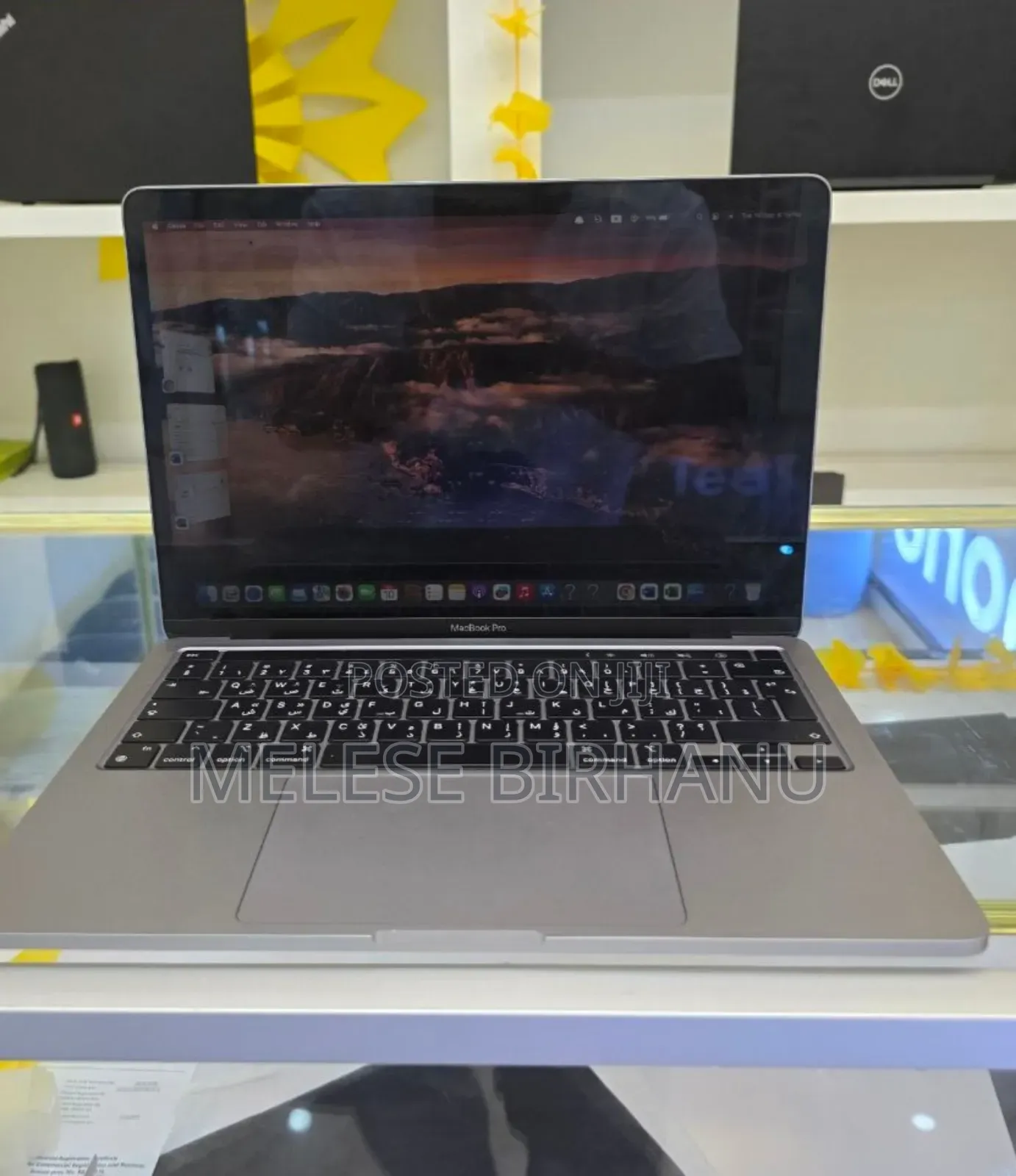 New Laptop Apple MacBook Pro 2020 M1 8GB Apple M1 Pro SSD 256GB