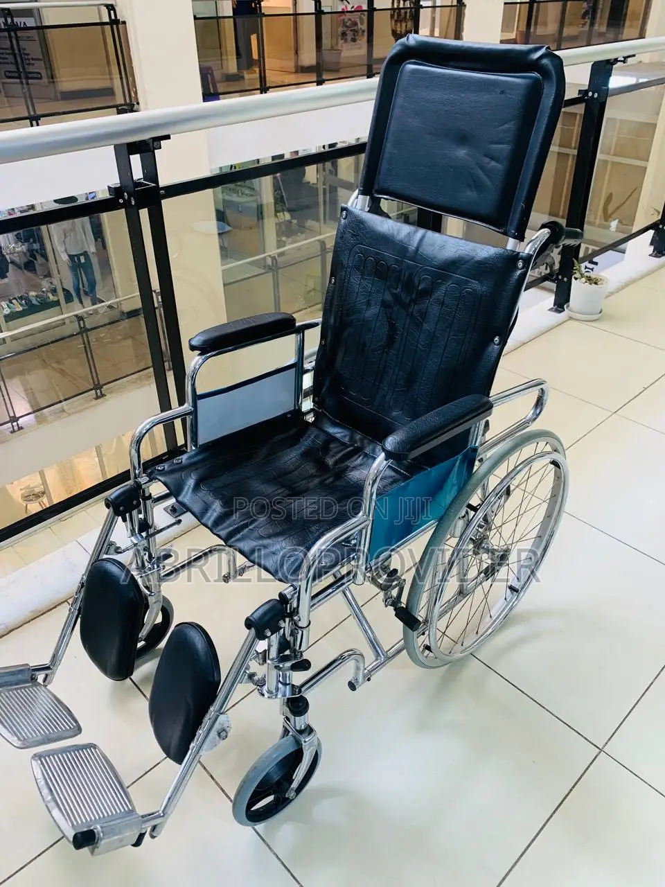 Healthline 18 "Recliner Folding Transport Wheelchair