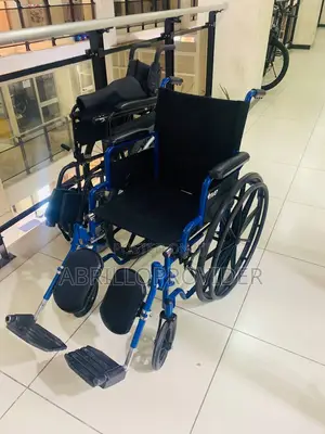 Photo - Elevating Leg Rests Wheelchair, Wheelchair, Swing Away Foot