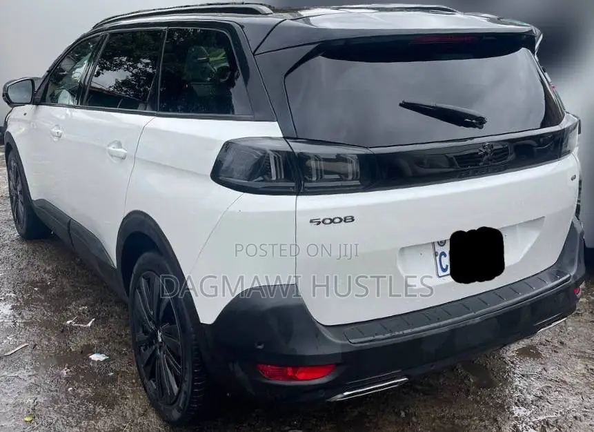 Peugeot 5008 2022 White
