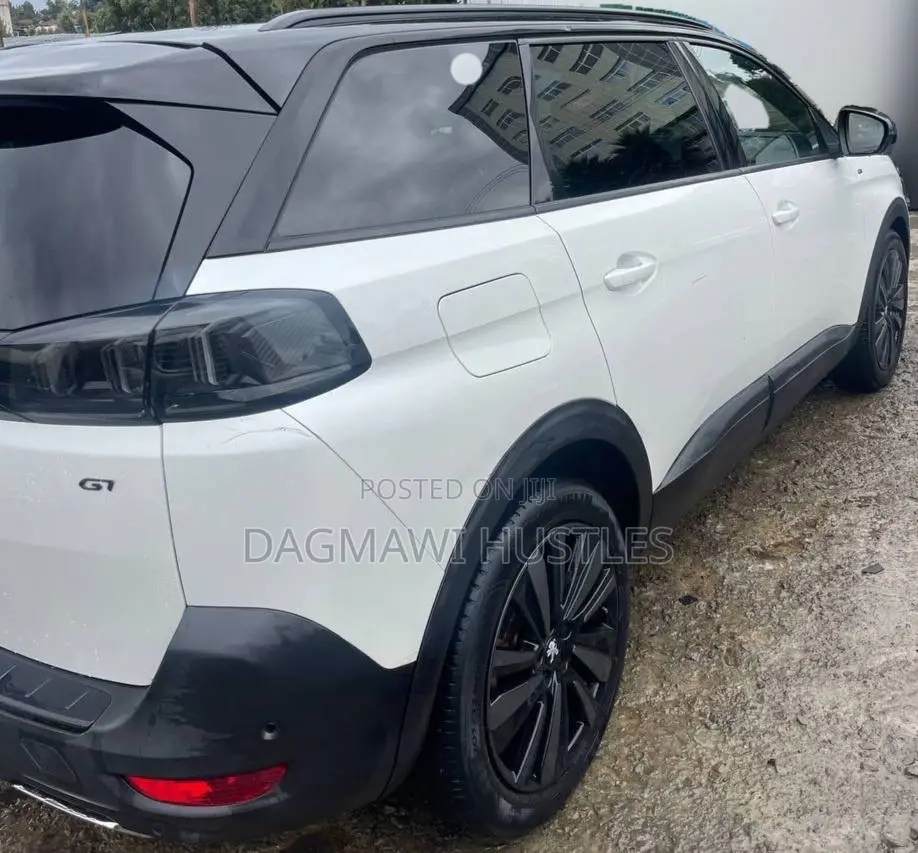 Peugeot 5008 2022 White