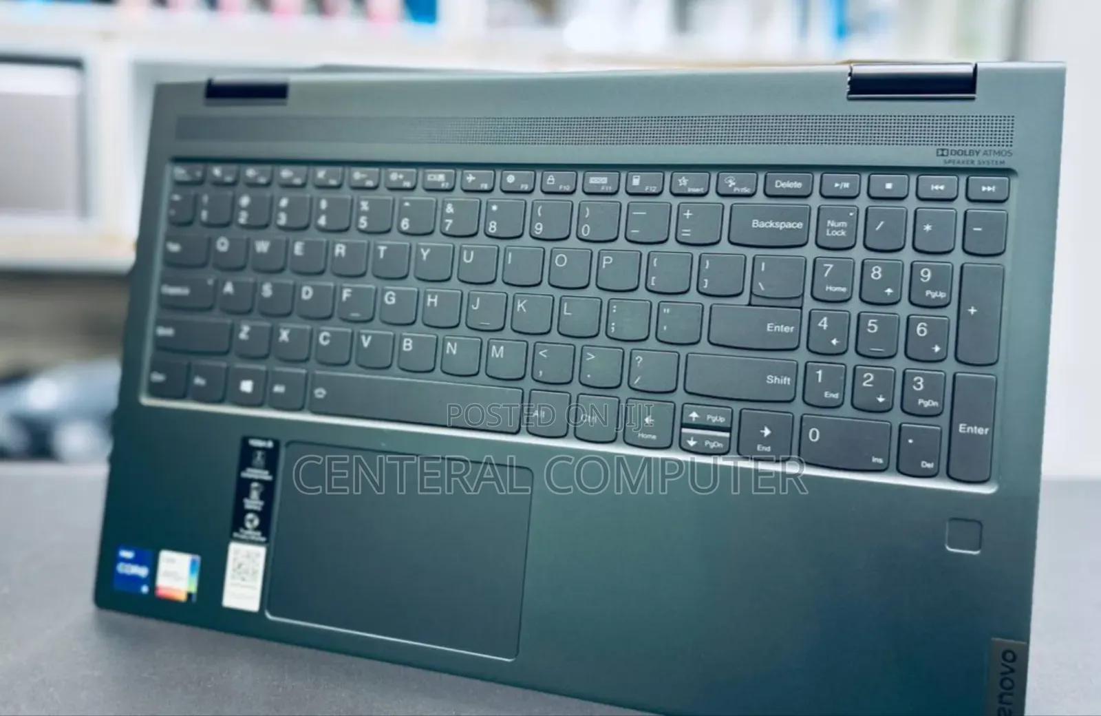 New Laptop Lenovo Yoga 710 16GB Intel Core I5 SSD 512GB