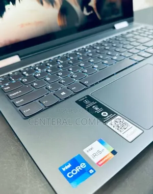 New Laptop Lenovo Yoga 710 16GB Intel Core I5 SSD 512GB