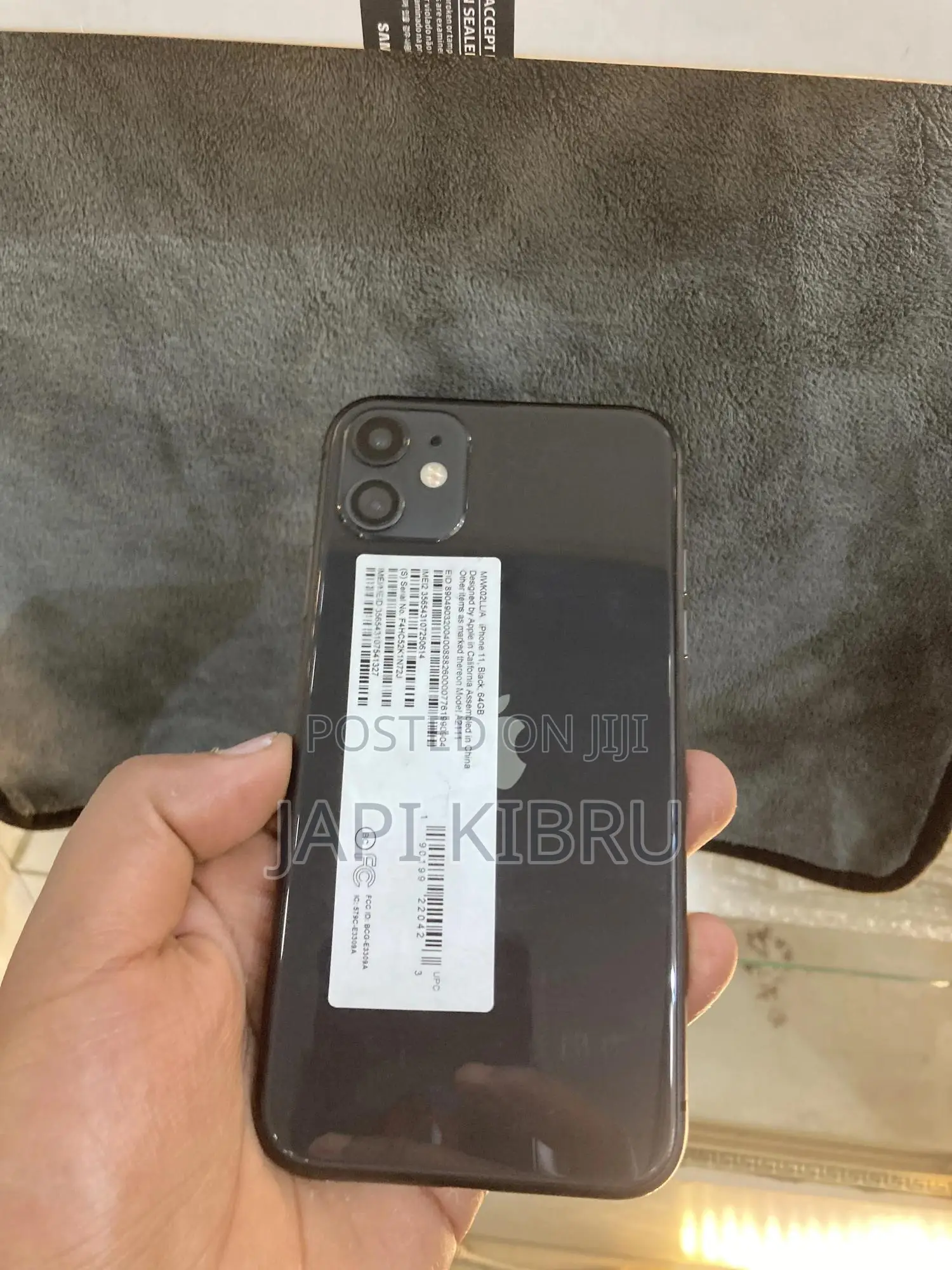 New Apple iPhone 11 64 GB Black