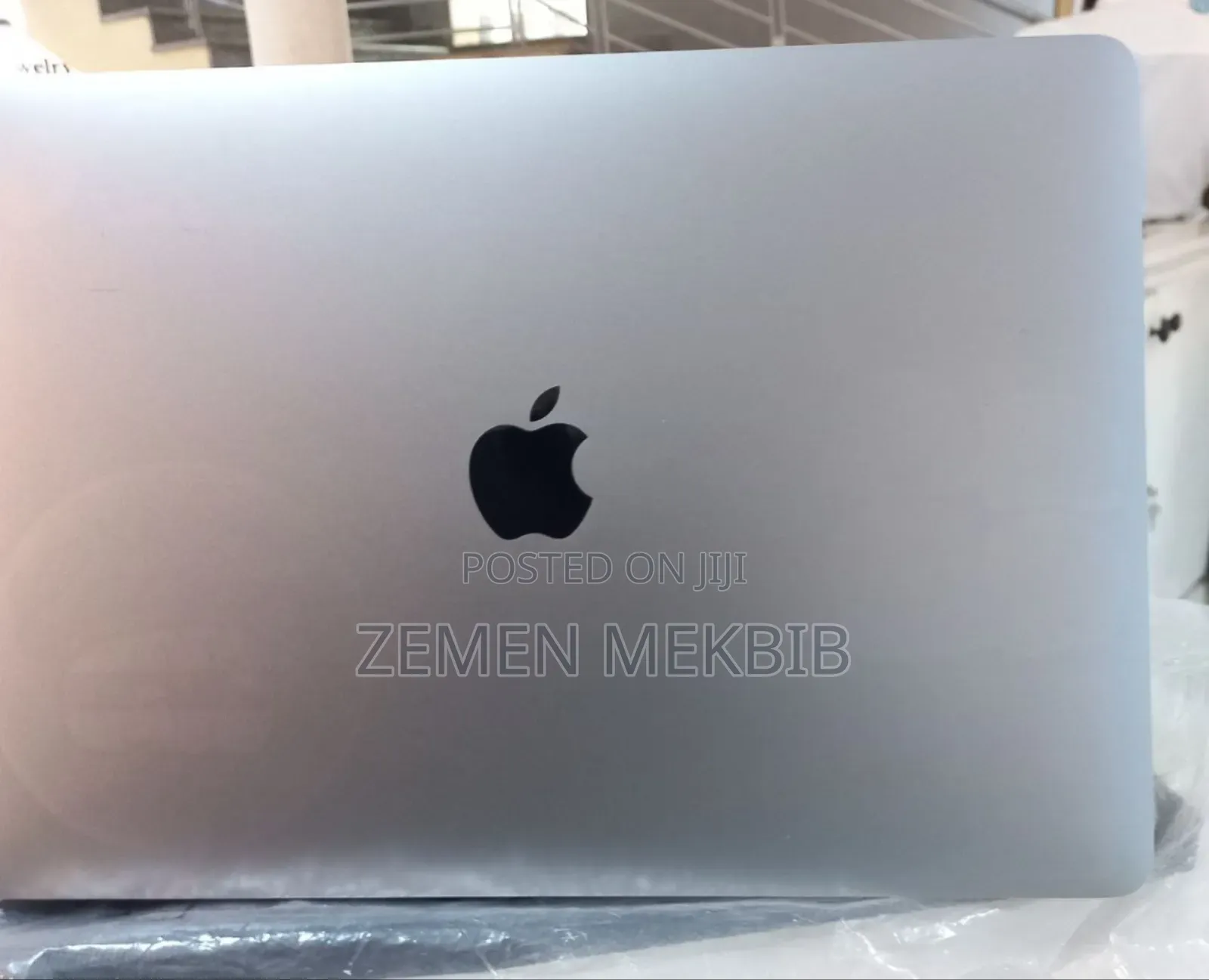 New Laptop Apple MacBook Pro 2018 8GB Intel Core I5 SSD 512GB
