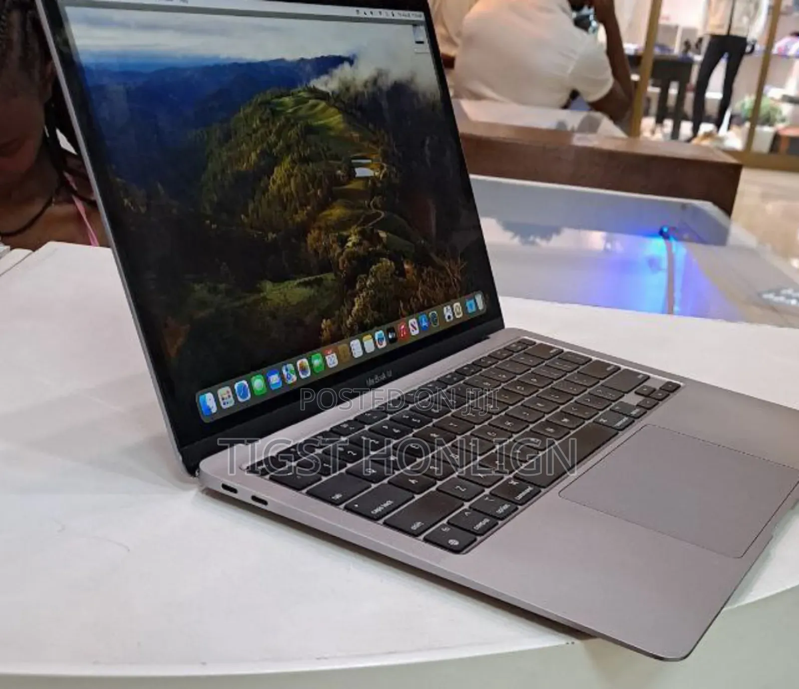 New Laptop Apple MacBook Air 8GB Apple M1 SSD 256GB