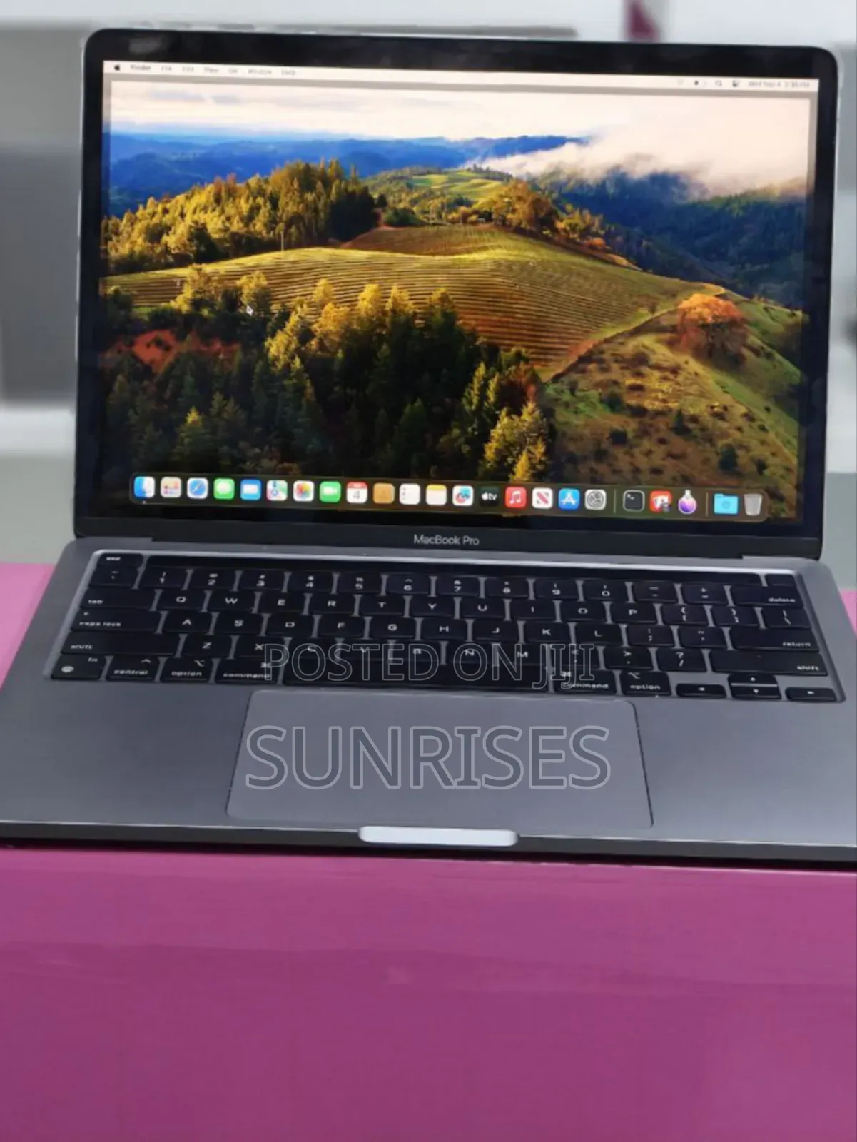 New Laptop Apple MacBook Pro M1 8GB Apple M1 SSD 512GB