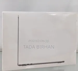 Photo - New Laptop Apple MacBook Air 2022 M2 16GB Apple M2 SSD 512GB