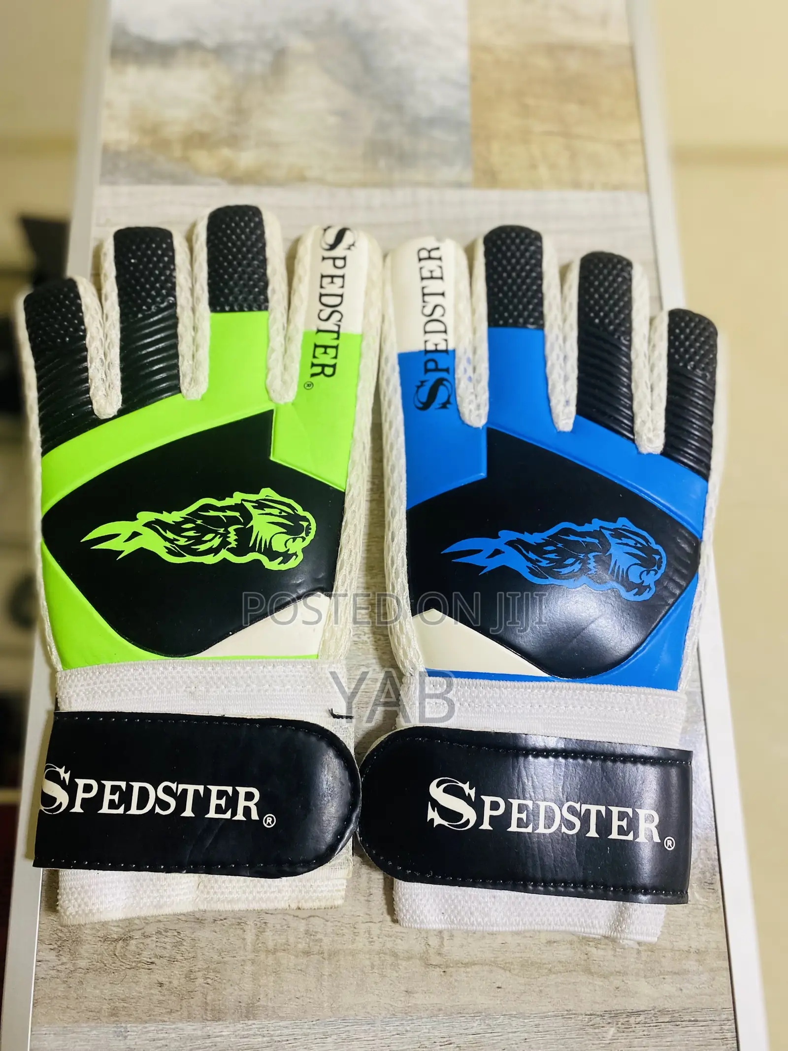 Goalkeeper Gloves የበረኛ