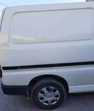 Toyota HiAce 2010 White