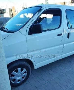 Toyota HiAce 2010 White