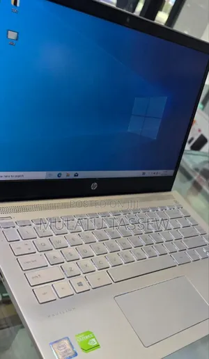 New Laptop HP Pavilion 15 8GB Intel Core I7 SSHD+SSD 500GB