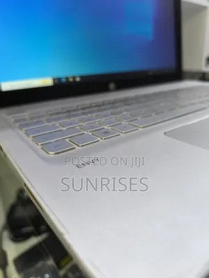 New Laptop HP Envy 15t 8GB Intel Core I5 SSD 512GB