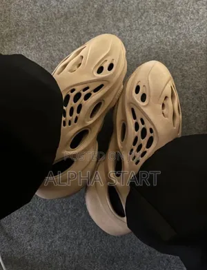 Photo - Adidas Yeezy Runs Master Quality Shoes for You