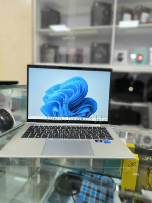 New Laptop HP 240 G9 16GB Intel Core I5 SSD 512GB