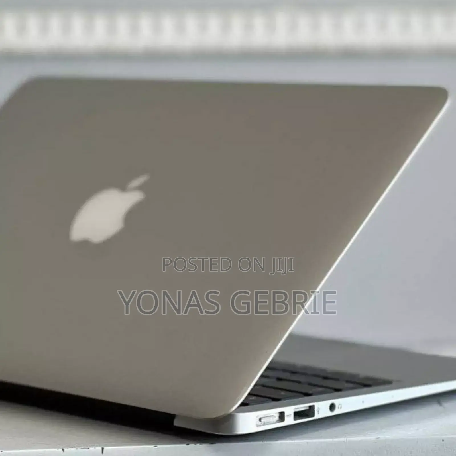 New Laptop Apple MacBook 2013 8GB Intel Core i5 SSD 128GB