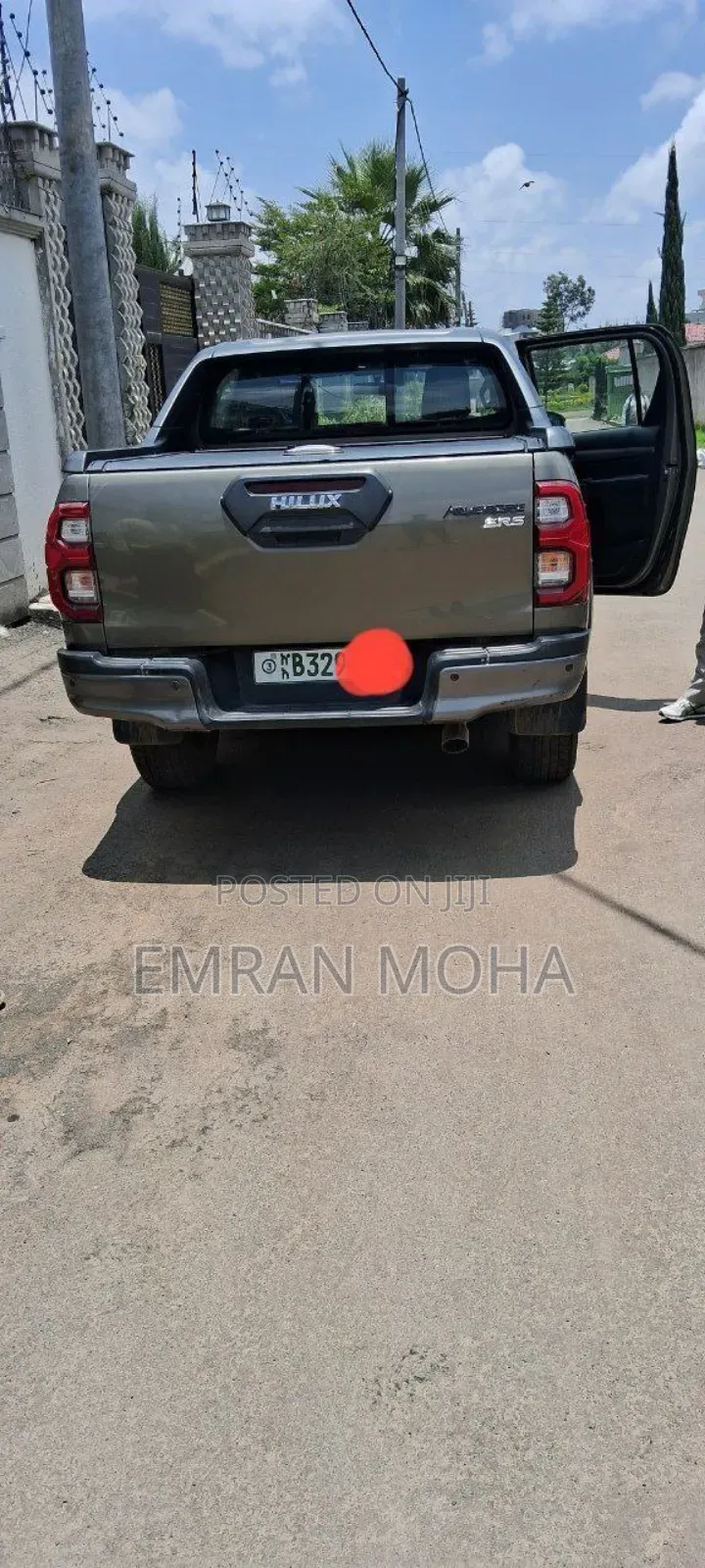 Toyota Hilux 2021 Gray