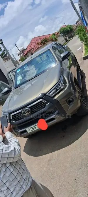 Toyota Hilux 2021 Gray