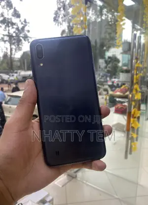Samsung Galaxy M10 32 GB Black