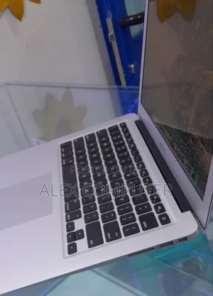 New Laptop Apple MacBook Air 2015 8GB Intel Core I5 SSD 128GB