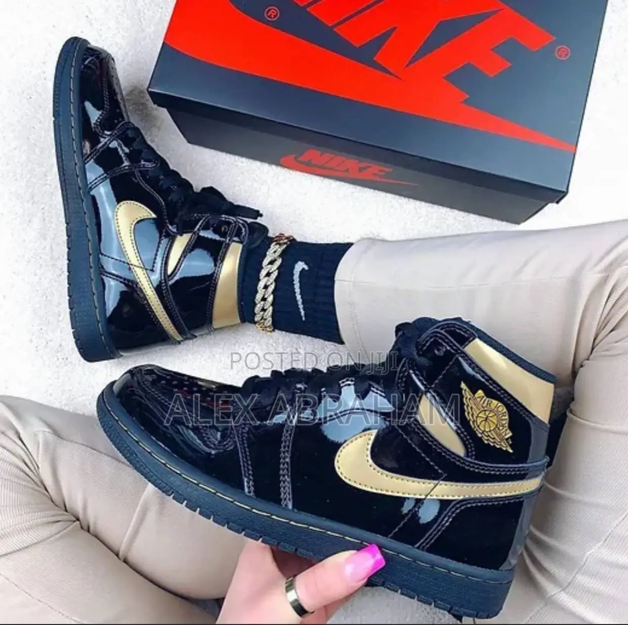 Jordan 1 “Metallic Gold”