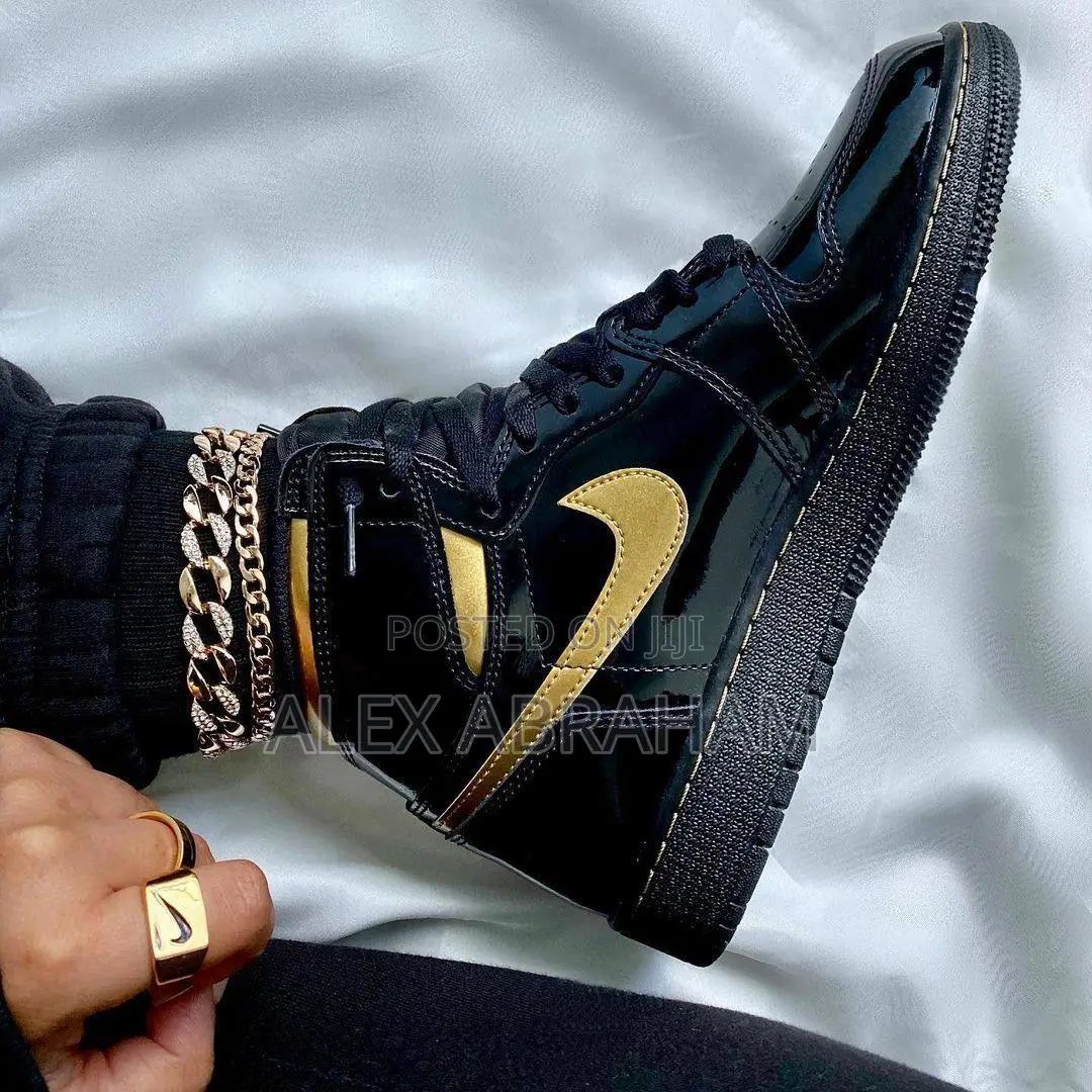 Jordan 1 “Metallic Gold”