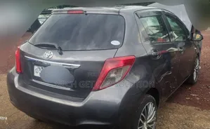 Toyota Yaris 2012 Gray