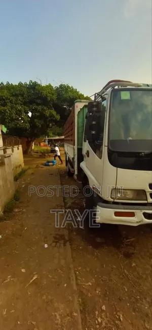 FSR ባጃጅ 2016/10ወር
ታርጋ A39
ጎማ 90%
ሁሉ ነገሩ ፍብሪካ ነው
ዋጋ 5 ሚሊየን