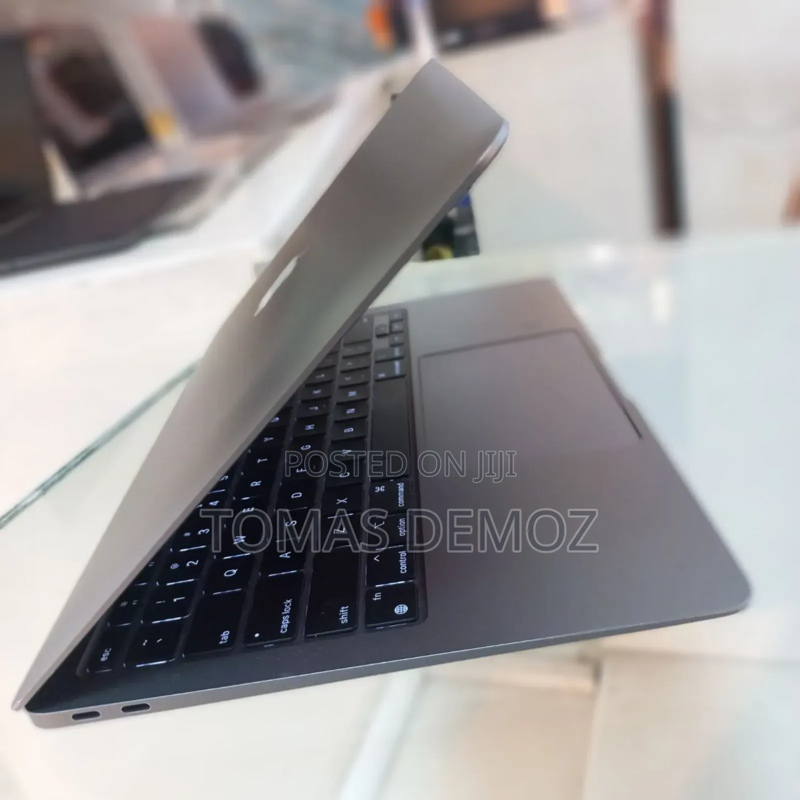 New Laptop Apple MacBook Air 2020 M1 8GB Apple M1 SSD 256GB