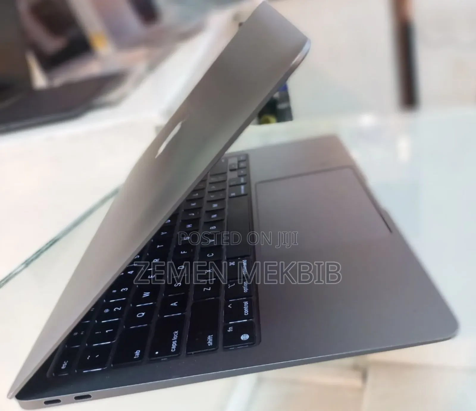 New Laptop Apple MacBook Air 2020 M1 8GB Intel Core I7 SSD 256GB