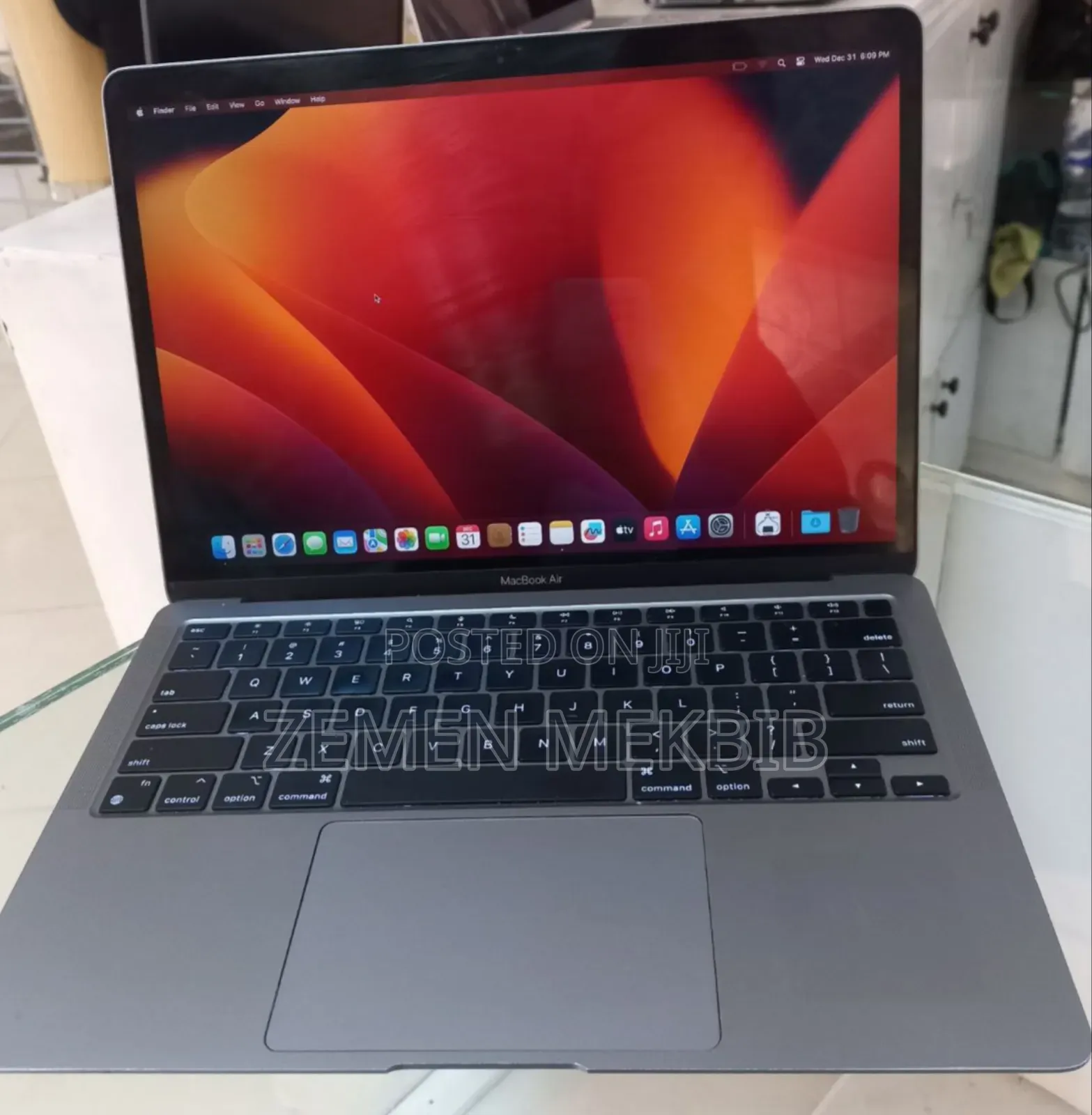 New Laptop Apple MacBook Air 2020 M1 8GB Intel Core I7 SSD 256GB