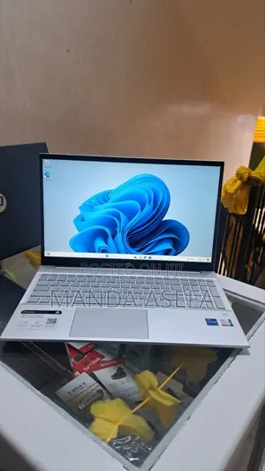 New Laptop HP Stream Notebook 8GB Intel Core I5 SSD 512GB