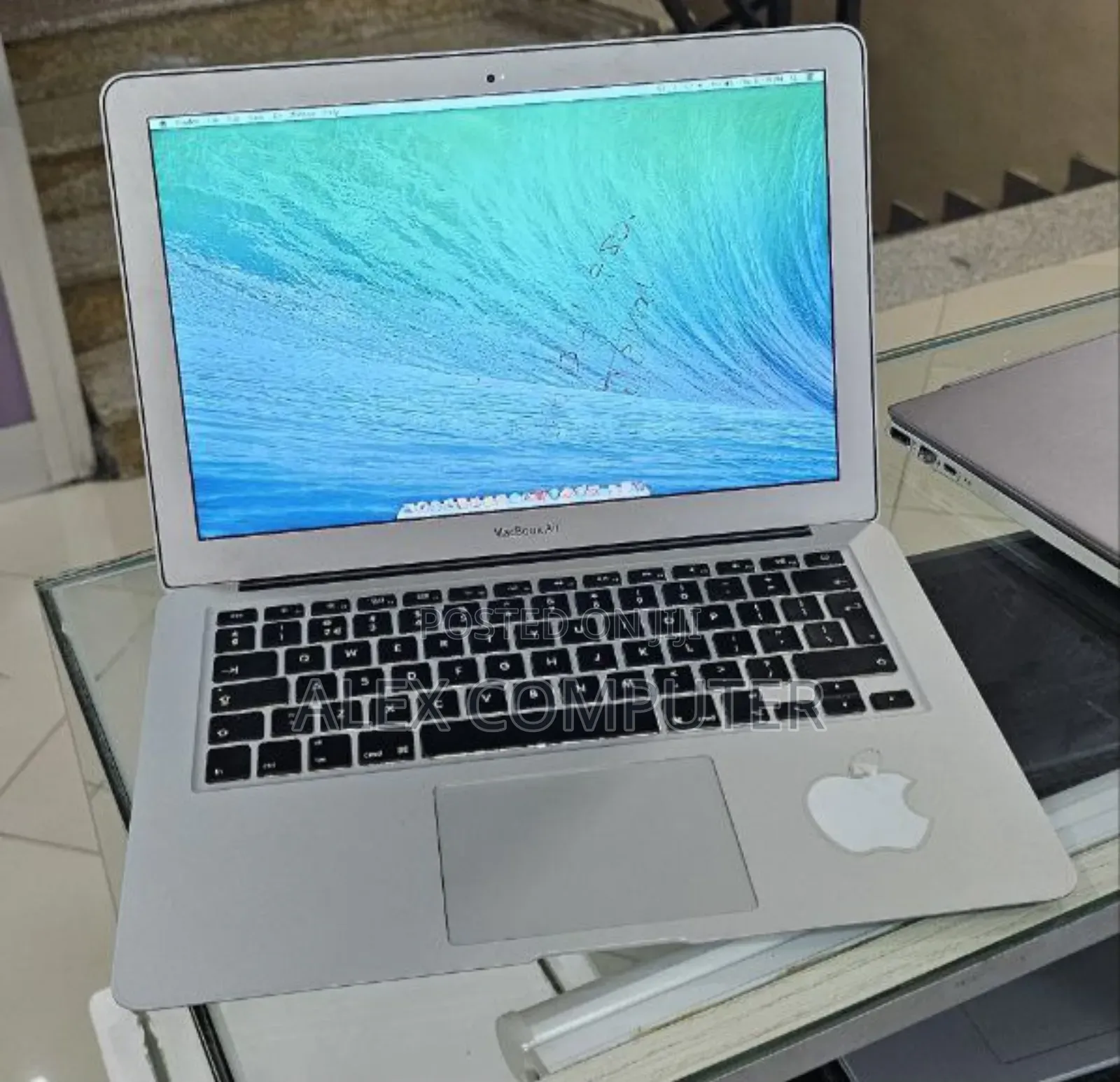 New Laptop Apple MacBook Air 2014 4GB Intel Core I5 SSD 128GB