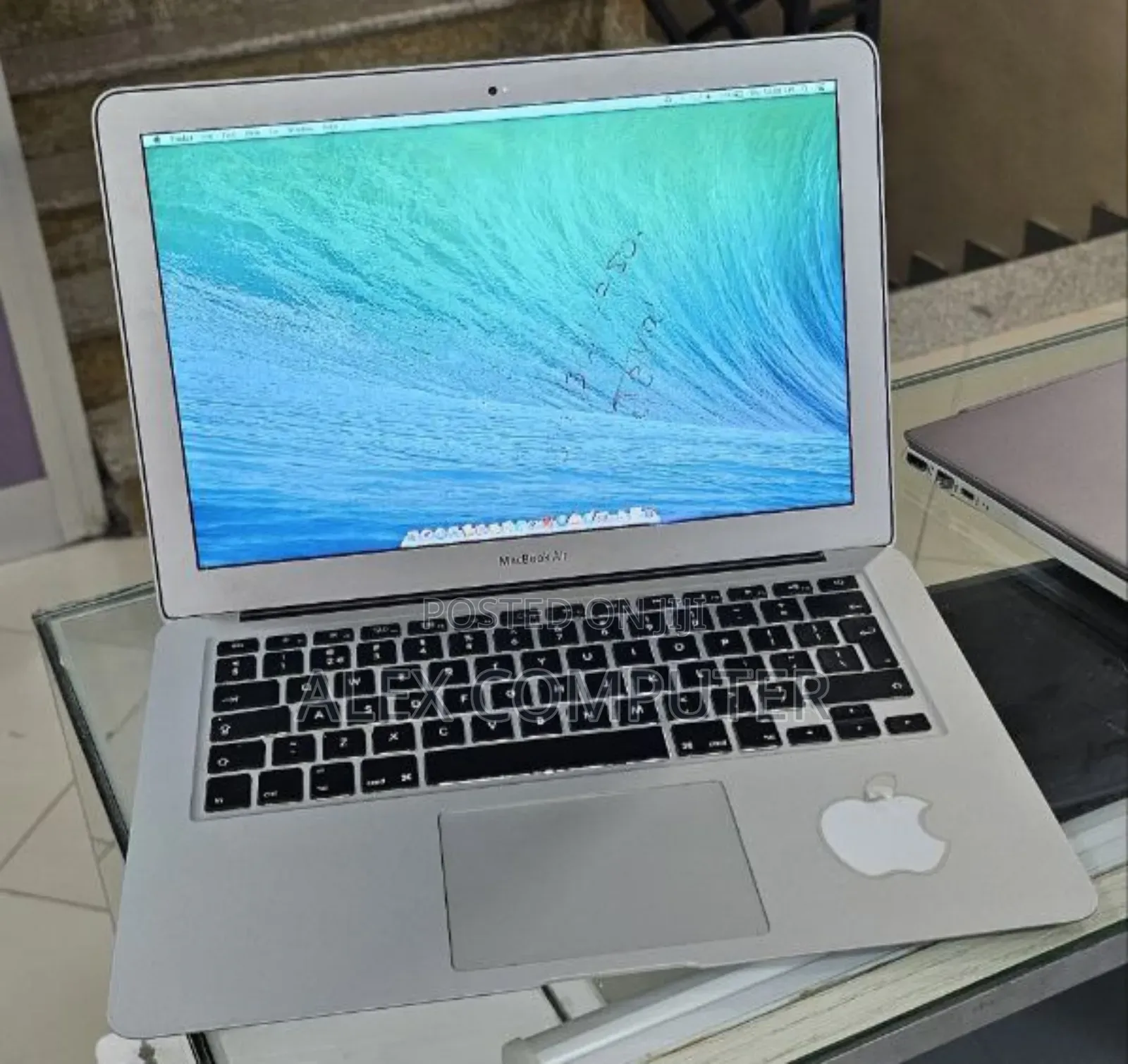 New Laptop Apple MacBook Air 2014 4GB Intel Core I5 SSD 128GB