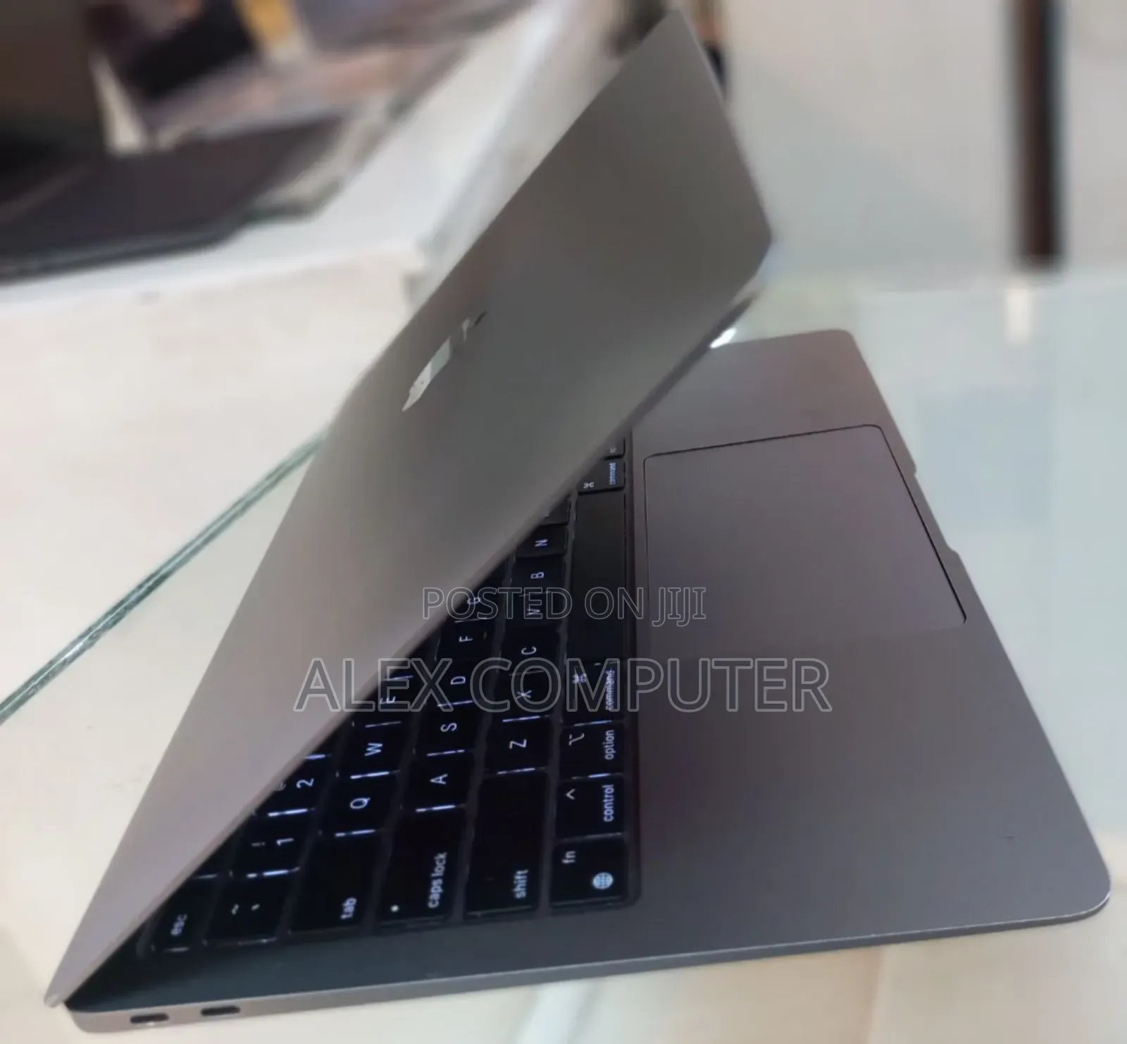 New Laptop Apple MacBook Air 2020 M1 8GB Apple M1 SSD 256GB