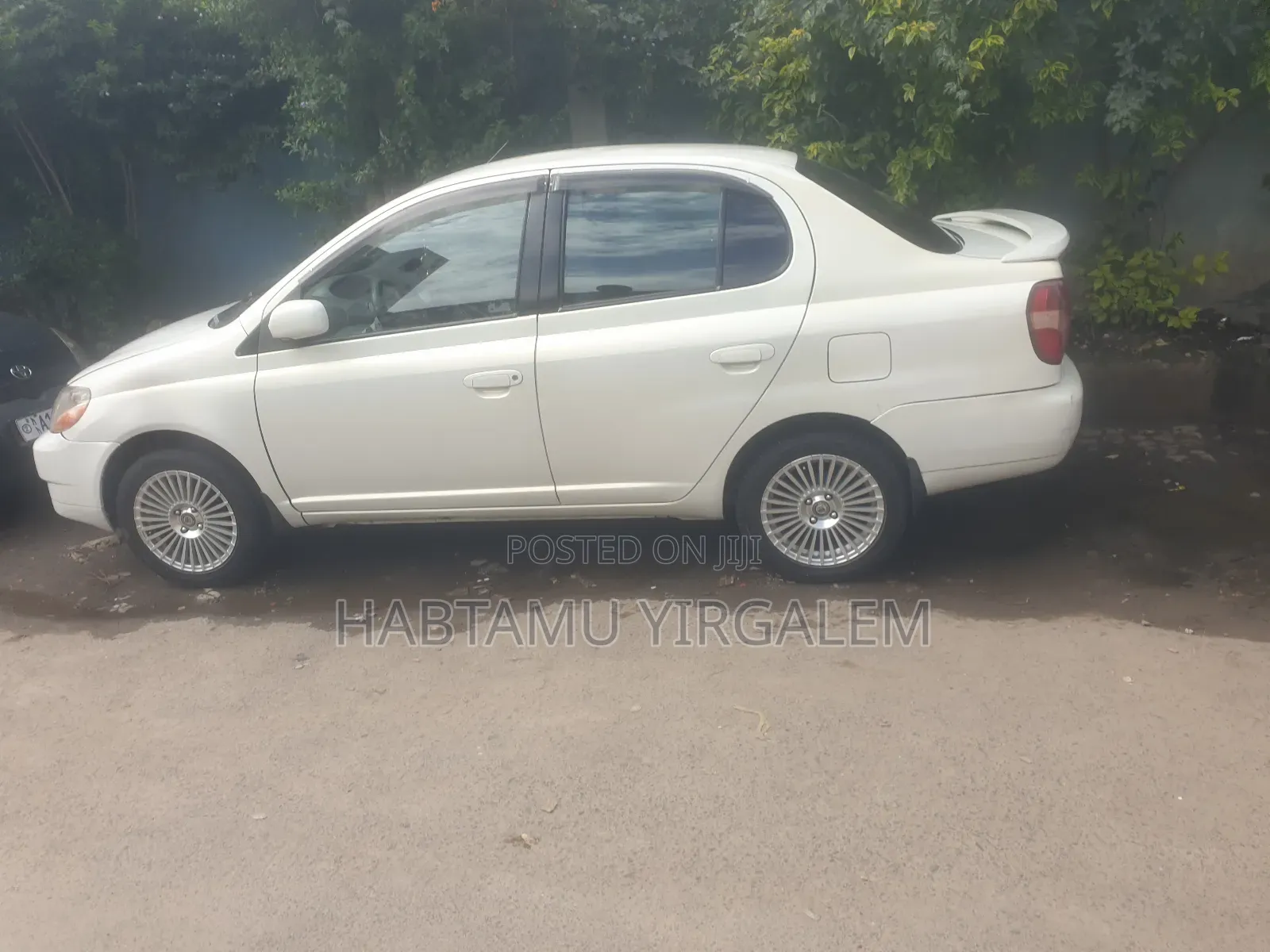 Toyota Yaris 2013 Ivory