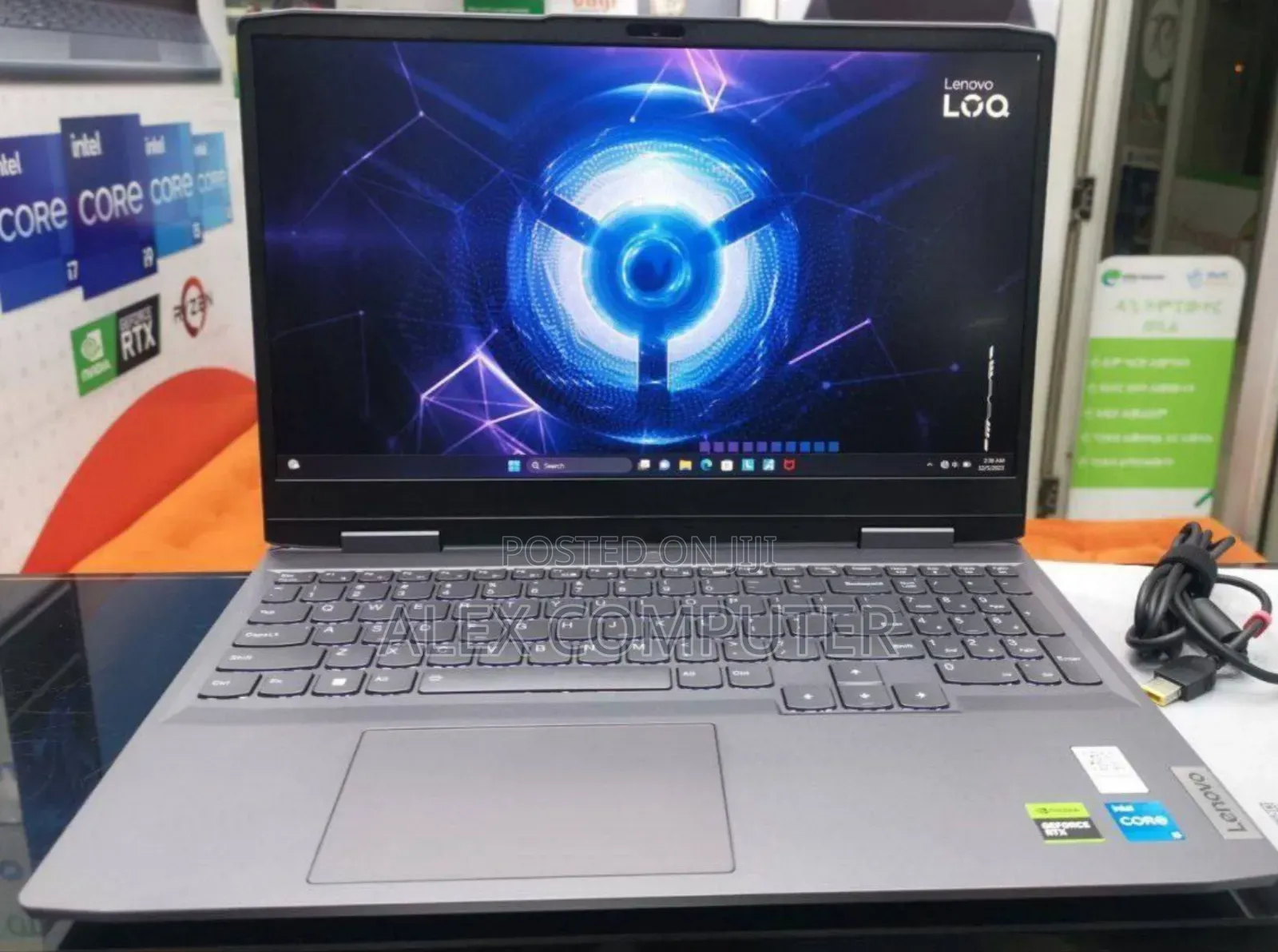 New Laptop Lenovo LOQ 15IRH8 8GB Intel Core I5 SSD 1T