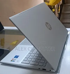 New Laptop HP Pavilion 15 8GB Intel Core I5 SSD 512GB