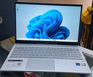 New Laptop HP Pavilion 15 8GB Intel Core I5 SSD 512GB