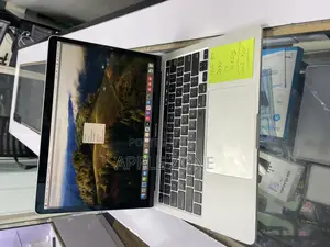 Laptop Apple MacBook Pro M1 16GB Intel Core I7 SSD 512GB