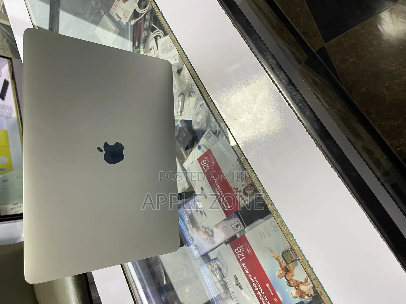 Laptop Apple MacBook Pro M1 16GB Intel Core I7 SSD 512GB