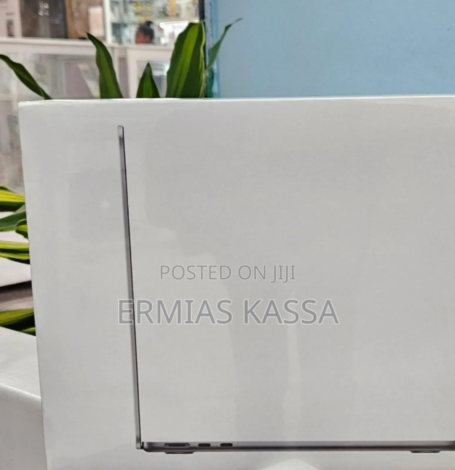 New Laptop Apple MacBook Air 2023 M2 8GB Apple M2 SSD 512GB